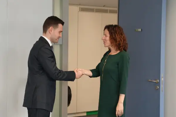 Муцунски се сретна со извршната потпретседателка на Европската комисија