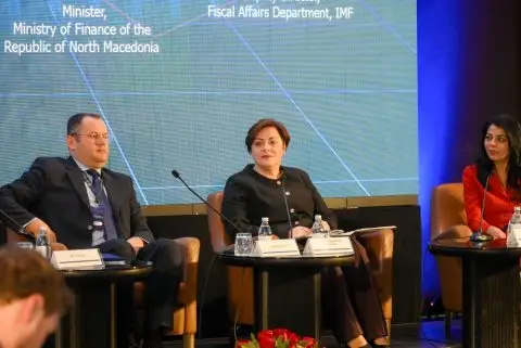 Димитриеска-Кочоска: Никој не знае колку ќе трае кризата – сите треба да штедат, и компаниите и граѓаните