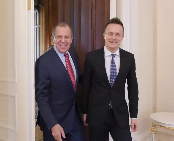 Сијарто признава дека се слушал со Лавров за време на клучни состаноци на ЕУ – тоа е дел од дипломатијата