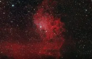 ФОТО | Дали сте слушнале за вселенската „винарија“, каде што масивен облак во центарот на галаксијата има арома на рум и малини?