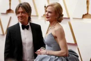 ФОТО | Од светски арени до палуба на крузер – Поранешниот сопруг на Никол Кидман си најде скромна работа по скапиот развод