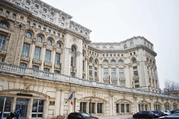 Романија со амбициозен план за учество во обновата на Украина