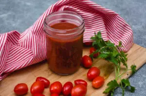  Италијански рецепт за домашен кечап: Толку е вкусен што сите ќе бараат повеќе