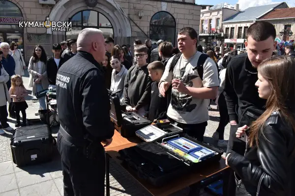 Учениците и граѓаните на Куманово се запознаа одблизу со работата на Царината (ВИДЕО)