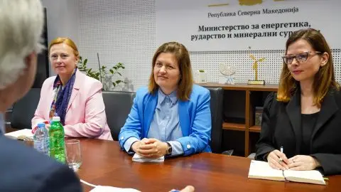 Божиновска и ММФ разговараа за стабилноста на цените на горивата и енергетската независност