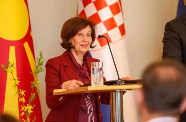 Сиљановска – Давкова: Граѓаните имаат јасен став, околу 80 отсто не сакаат да се менува Уставот