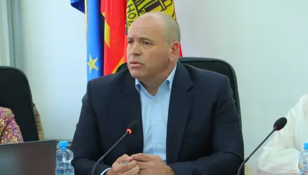 Димитриевски: Законот ги штити бездомните кучиња повеќе од самите граѓани (ВИДЕО)