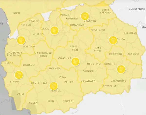 ВНИМАВАЈТЕ, ЌЕ ДУВА СИЛЕН ЈУЖЕН ВЕТЕР СО БРЗИНА НАД 60 КИЛОМЕТРИ НА ЧАС Обилни дождови, заладување и грмежи за викендот