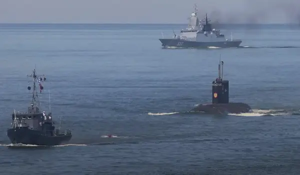 Стармер одобри запленување на руските танкери од „флотата во сенка“