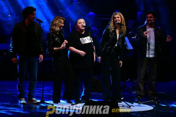 Уникатна комбинација на театар и музика во живо приредија повеќе од 50 уметници на „Глумците пеат“