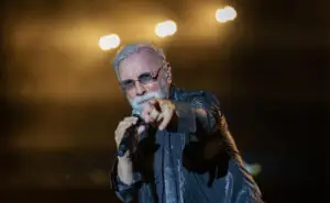 ФК Сараево не му дозволува на Дино Мерлин да одржи концерт во јули