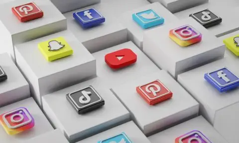 Поротата одлучи: „Фејсбук“ и „Јутјуб“ не предупредиле за ризикот од зависност, отштетата кон тужителот е три милиони долари