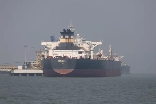 Танкер со руска нафта погоден од дрон во Црното Море кај Турција