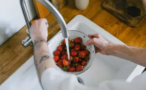 Како правилно да ги миете овошјето и зеленчукот? Ова се најважните совети за побезбедна исхрана
