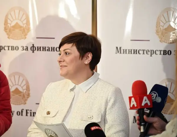 ВРАЌАЊЕ НА ЗЕМЕНОТО ОД БИВШАТА ВЛАСТ: Исплатени 990 милиони од 3 милијарди денари што ДУИ и СДС ги наплатија за солидарен данок