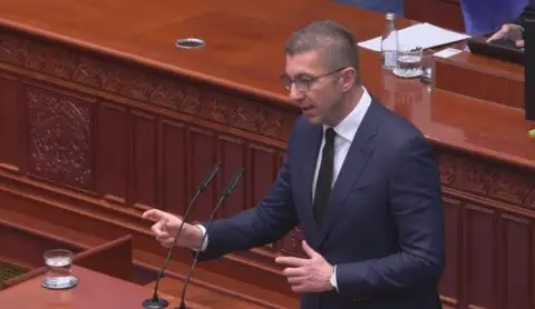 Мицкоски: И во услови на историски најголема криза со енергентите, платите растат, дефицитот и инфлацијата се намалуваат