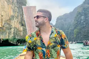 Интервју со поп-пејачот Игор Митровиќ: Во Танзанија ме ограбија, во Тајланд сум среќен и безбеден