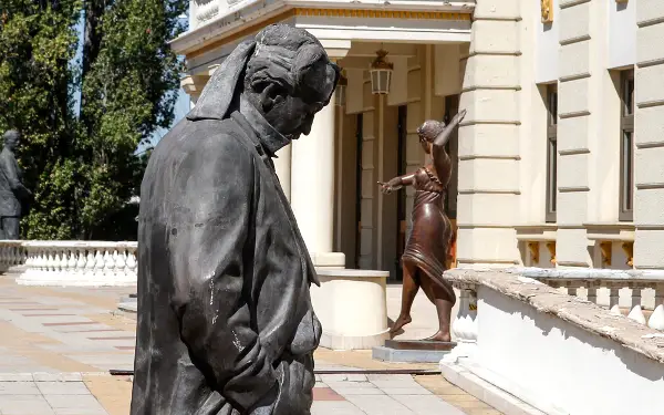 Светски ден на театарот: Публиката не доаѓа да гледа совршенство, туку да препознае искреност и чиста вистина