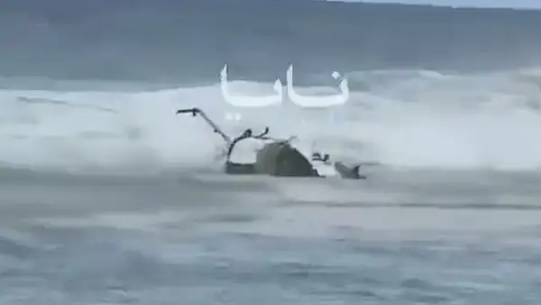 (Видео) Хеликоптер падна на плажа на Хаваи: Три лица загинаа