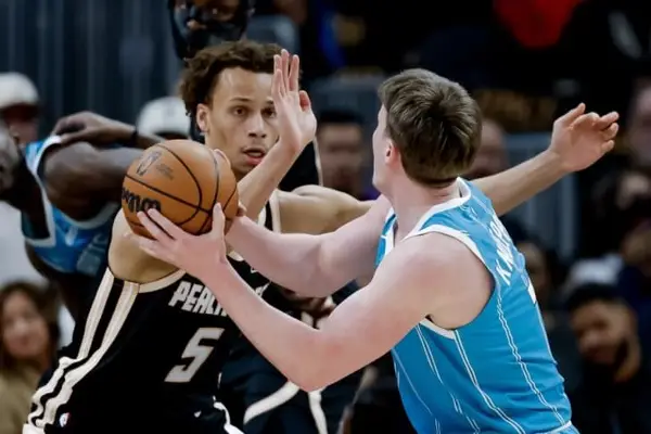 Шарлот ја прекина серијата победи на Њујорк