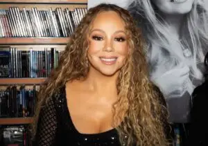 ВИДЕО | Мараја Кери се „изгуби“ во супермаркет, па праша дали навистина треба да плати за флаша вино