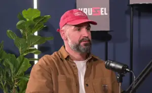 ВИДЕО | „Змии и ракови ми се шетаа под кревет“: Тони Зен се сети на опасното време во шоуто „Преживеан“