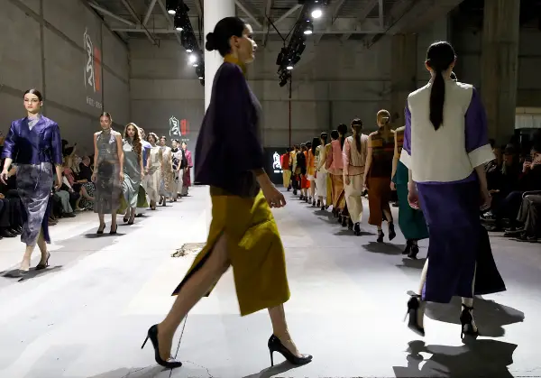 Кинеска мода на Моден викенд Скопје: Вечер на естетски спектакл од свила (фото)