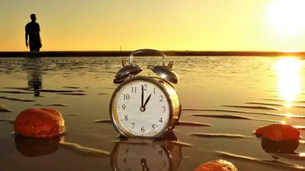 Часовникот оди напред, телото доцни: како летното сметање влијае врз организмот