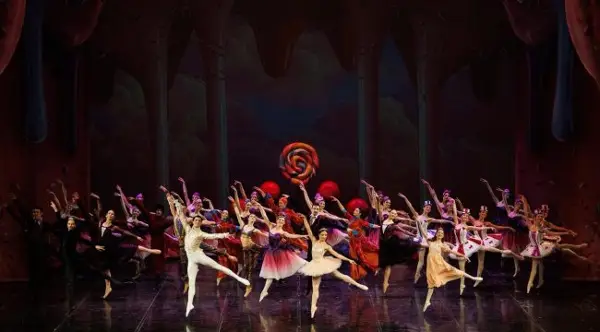 „ОРЕВОКРШАЧКА“ НЕ Е САМО ПРАЗНИЧНА ПРИКАЗНА, НОСИ ЧУВСТВО НА ПРЕОБРАЗБА, ВЕЛИ КОРЕОГРАФКАТА САША ЕВТИМОВА ПРЕД ПРЕМИЕРАТА НА БАЛЕТОТ