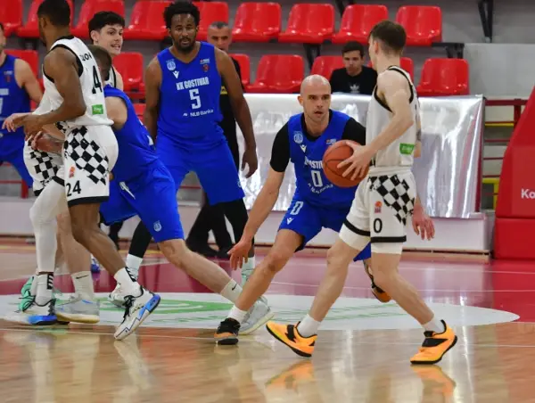 ТФТ „го чува“ лидерското место