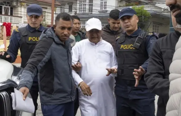 Уапсен е поранешниот премиер на Непал, поради крваво задушување на протестите