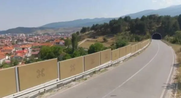 Момче на 21 година возело нерегистрирана кола без возачка на Обиколницата над Битола