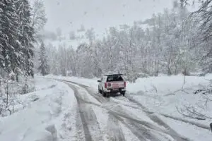 Делови од БиХ се без струја поради невремето, расте и водостојот на реките