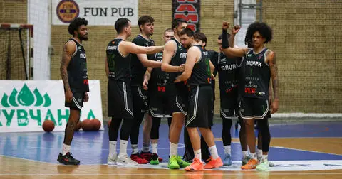 Маџари со историски триумф кај Феникс го потврди плеј-офот