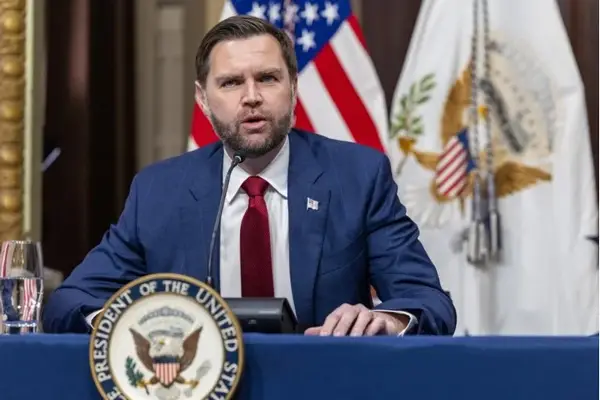 Венс: Трамп планира да ја продолжи војната „некое време“, но цените на горивата наскоро ќе се намалат