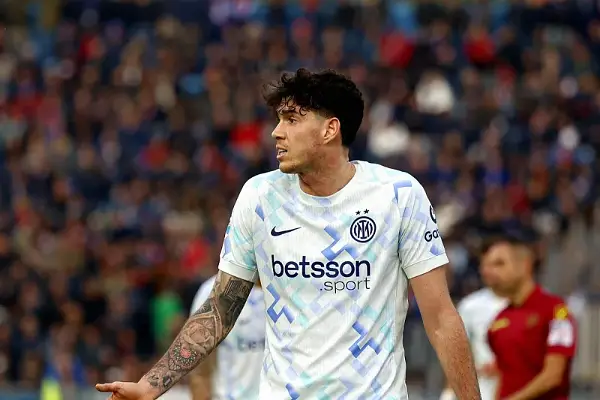 Бастони се договори со Барселона