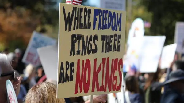 Третиот протест „Без кралеви“ привлече милиони луѓе ширум САД во отпор против администрацијата на Трамп