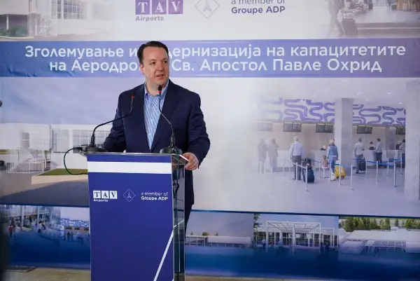 ВИДЕО: Николоски објави како ќе изгледа реконструкцијата и проширувањето на охридскиот аеродром