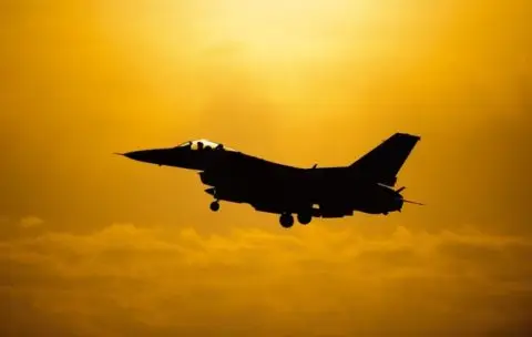 Тројца загинати, меѓу кои и 13-годишно момче, при руско бомбардирање на Краматорск