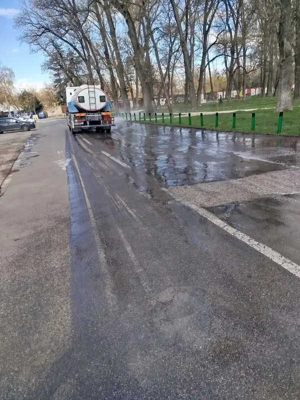 ЈП Комунална хигиена-Скопје започна со машинско миење на булеварите и улиците