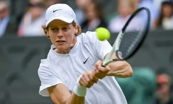 СИНЕР ГО ОСВОИ МАСТЕРСОТ ВО МАЈАМИ Го комплетираше „сончевиот дабл“  