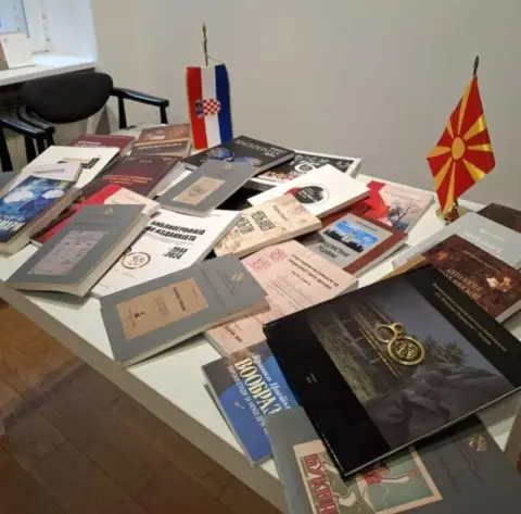 Значајна донација на книги од страна на НУБ „Св. Климент Охридски“ од Скопје за македонскиот КИЦ во Загреб