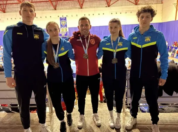 Четири медали за македонските каратисти на „Златен појас“ во Чачак