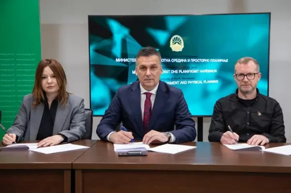 Хоџа: Потпишувањето на првиот колективен договор е доказ за вреднувањето на трудот на работниците и унапредување на работничките права