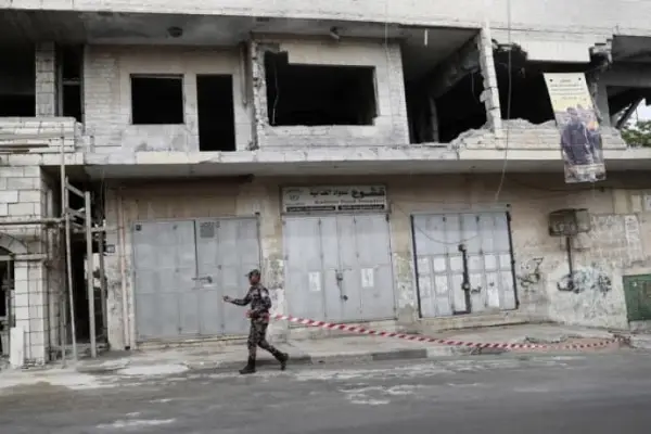 ИЗРАЕЛСКИ ВОЈНИЦИ НАПАДНАЛЕ И ПРИВЕЛЕ ЕКИПА НА СИ-ЕН-ЕН Новинарите снимале прилот за насилство врз Палестинци