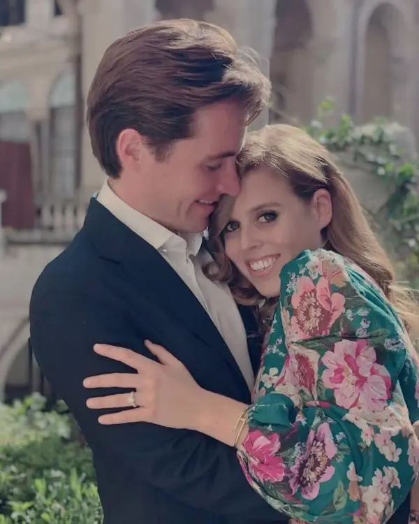 ФОТО | Кралски скандал без крај – ќерката на Ендру, принцезата Беатрис размислува за „бегство“ во Америка за да го спаси бракот