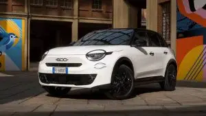 Фиат додаде класичен бензинец со рачен менувач во гамата на 600