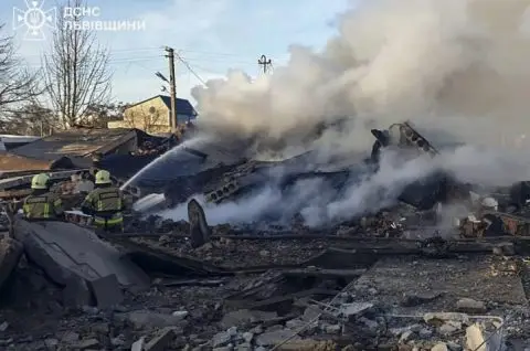 Две лица загинаа, над 20 повредени во руски напади врз Украина
