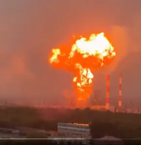 Голем напад со дронови врз Русија: Оштетено е клучното пристаниште за извоз на нафта и гас