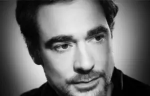 Францускиот актер Арно Дени се подготвува за евтаназија – по операцијата живее во агонија